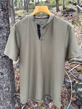 Nike Olive Green Short Sleeve Dri-FIT Henley Tiger Woods Nike dri fit GOLF shirt
